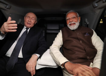 पुतिन ने छोड़ी 5.5 करोड़ की बुलेटप्रूफ Aurus, मोदी की फॉर्च्यूनर में बैठे — भारत-रूस दोस्ती का दिखा सबसे बड़ा संकेत