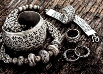 Gold Silver Rate Today: चांदी का भाव आज का 12 दिसंबर 2025: चांदी 2 लाख से मात्र इतनी दूर