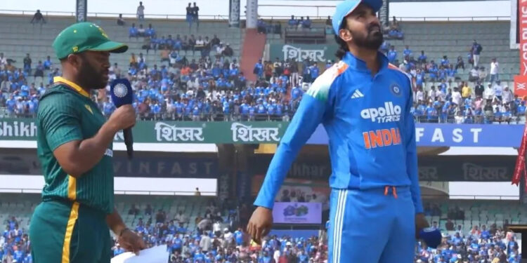 IND vs SA 3rd ODI: 20 मैच बाद भारत ने जीता टॉस, केएल राहुल ने बल्ले नहीं गेंद से शुरूआत चुनी