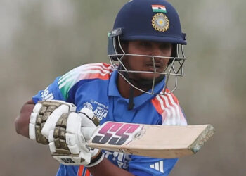 IPL 2026 ऑक्शन से पहले 17 साल के बल्लेबाज़ का दोहरा शतक! कर दिया मैच एकतरफा