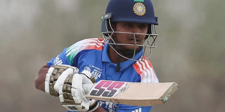 IPL 2026 ऑक्शन से पहले 17 साल के बल्लेबाज़ का दोहरा शतक! कर दिया मैच एकतरफा