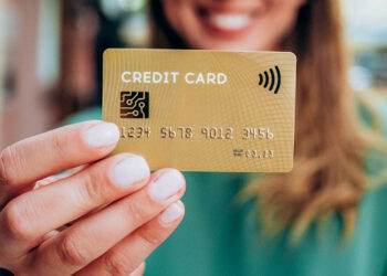 Credit Card Rules: 1 अप्रैल 2026 से क्रेडिट कार्ड यूजर्स के लिए बदल सकते हैं नियम, बड़े ट्रांजैक्शन की होगी रिपोर्टिंग, जानें क्या हैं प्रस्तावित इनकम टैक्स रूल्स 2026