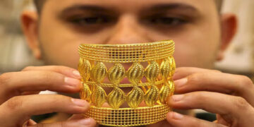 Gold Silver Prices: मिडिल ईस्ट में जंग की आहट से बाजार में हलचल, सोमवार को सोना-चांदी की कीमतों में तेज उछाल के संकेत