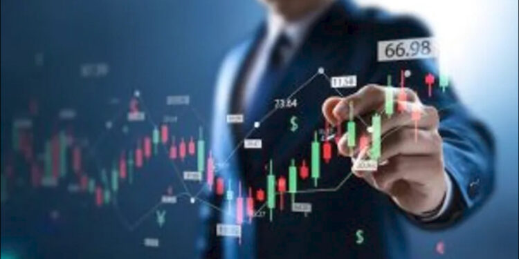 Top Gainers & Losers: बाजार में उतार-चढ़ाव के बीच हरे निशान में सूचकांक, मिडकैप–स्मॉलकैप ने दिखाई मजबूती