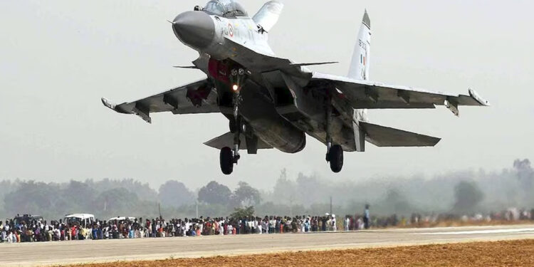 क्या है इमरजेंसी लैंडिंग फैसिलिटी ELF? जहां  वायुसेना के C-130J से PM मोदी उतरे… जानें क्यों है खास?डिब्रूगढ़ की ELF?