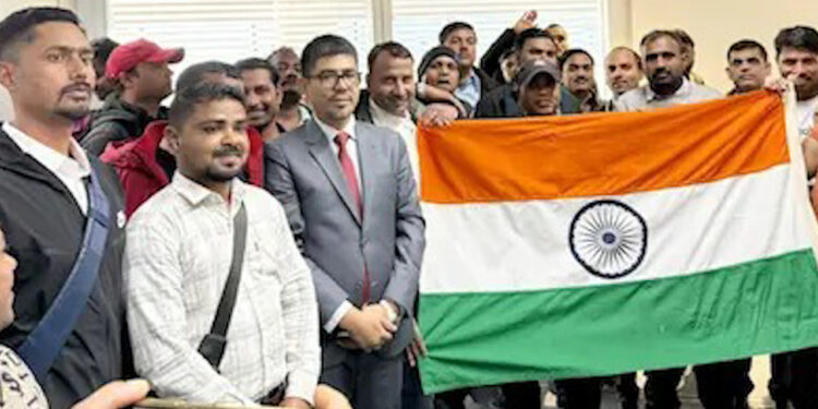 Middle East Crisis: के बीच भारत का बड़ा कदम कतर से 700 नागरिक लौटे, रियाद के लिए उड़ानें फिर शुरू