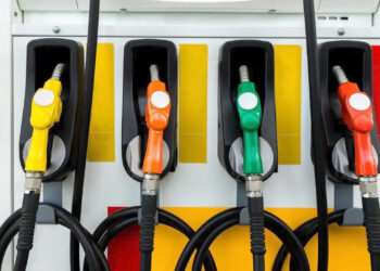 Premium Petrol महंगा: HPCL ने ₹2 बढ़ाए दाम, सामान्य पेट्रोल में कोई बदलाव नहीं