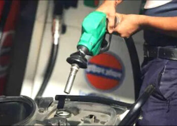 पेट्रोल-डीजल की कीमतों पर सरकार का बड़ा बयान, अफवाहों से बचने की सलाह, LPG और PNG कनेक्शन को लेकर भी अपडेट