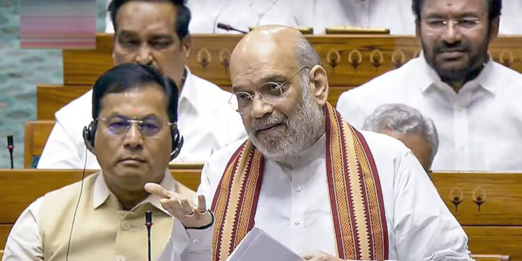 Amit Shah Lok Sabha speech: लोकसभा में टकराव के बीच सियासी संदेश: पीएम मोदी ने शाह की तारीफ की, स्पीकर पर अविश्वास प्रस्ताव खारिज