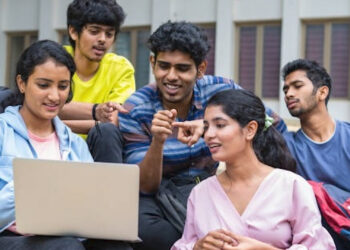 UPPSC PCS 2024 का अंतिम परिणाम जारी: नेहा पांचाल ने किया टॉप जानें पूरा डिटेल