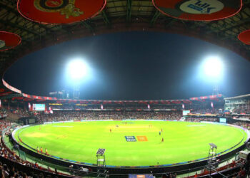 IPL 2026 का बड़ा मुकाबला: आरसीबी बनाम गुजरात—वापसी की जंग में कौन मारेगा बाजी?