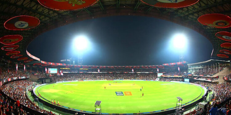 IPL 2026 का बड़ा मुकाबला: आरसीबी बनाम गुजरात—वापसी की जंग में कौन मारेगा बाजी?