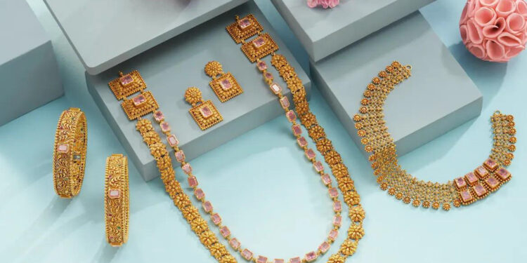 Gold Silver Price Today सोना-चांदी में गिरावट! 28 अप्रैल को MCX पर कीमतों में बड़ी नरमी, जानें आपके शहर का ताजा भाव