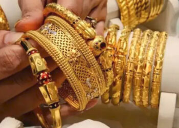 Gold Price Outlook: सोना-चांदी में बड़ी गिरावट: ढाई महीने में रिकॉर्ड टूटे, निवेशकों की बढ़ी चिंता