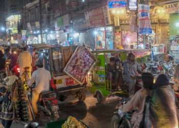 Pakistan Energy Crisis: पाकिस्तान में लॉकडाउन! रात 8 बजे बंद होंगे बाजार, शहबाज सरकार का बड़ा फैसला, शादी समारोह पर भी समय सीमा तय