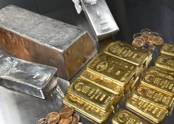 Gold Silver Price Today: 21 अप्रैल को सोना-चांदी फिसला: MCX पर गिरावट, जानिए आपके शहर में आज का ताज़ा भाव