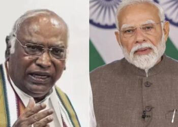 Mallikarjun Kharge का विवादित बयान: PM Narendra Modi को ‘आतंकवादी’ कहा, फिर दी सफाई—सियासत गरमाई