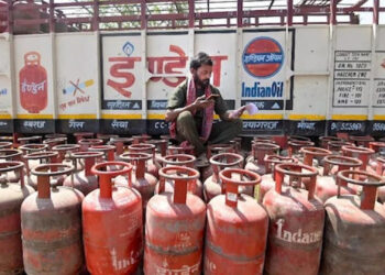 सीजफायर के बाद LPG सप्लाई पर केंद्र का बड़ा फैसला, इंडस्ट्री को 70% गैस कोटा और PNG बढ़ाने वाले राज्यों को अतिरिक्त फायदा