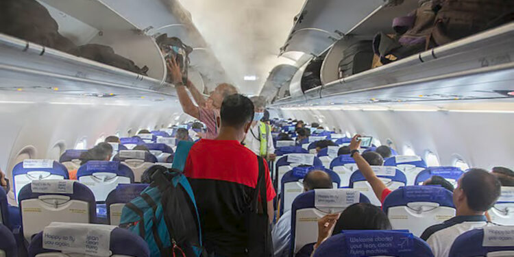 Flight Seat Charge Rule: 60% फ्री सीट वाला फैसला टला, अभी 20% सीट ही बिना शुल्क मिलेगी