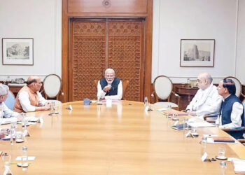 West Asia Tension: वैश्विक संकट के बीच PM मोदी की हाई लेवल बैठक, जरूरी सामान और ऊर्जा सप्लाई पर सरकार सतर्क