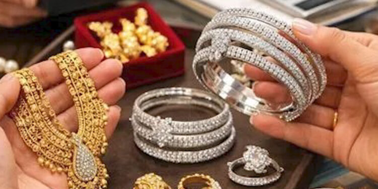 Gold-Silver Rate: सोना-चांदी ने तोड़े रिकॉर्ड 16 अप्रैल को कीमतों में जबरदस्त उछाल, अक्षय तृतीया से पहले बढ़ी मांग