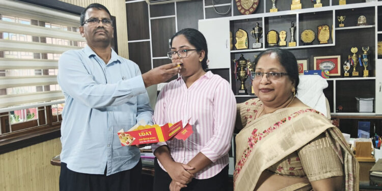 CBSE 12वीं में रांची की भव्या रंजन ने किया कमाल, 99.8% अंकों के साथ आर्ट्स स्ट्रीम में बनीं देश की टॉपर
