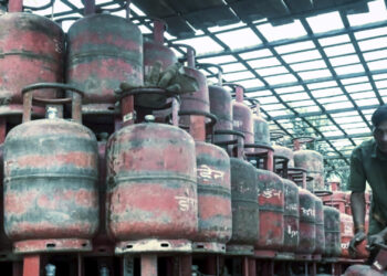LPG Rate Today: पेट्रोल-डीजल फिर महंगा, लेकिन LPG पर राहत बरकरार; भारत पहुंचे दो बड़े गैस टैंकर