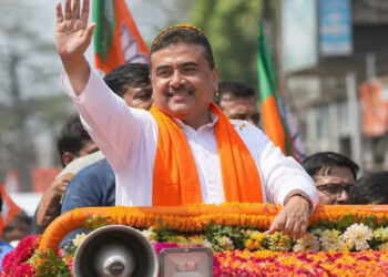 West Bengal: बंगाल में BJP का नया पावर सेंटर! शुभेंदु अधिकारी CM की रेस में सबसे आगे, दो डिप्टी CM फॉर्मूले पर भी मंथन