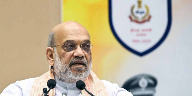 बंगाल में घुसपैठ पर अमित शाह का बड़ा हमला: बोले- पहचान अभियान से पहले खुद लौट जाएं अवैध घुसपैठिए