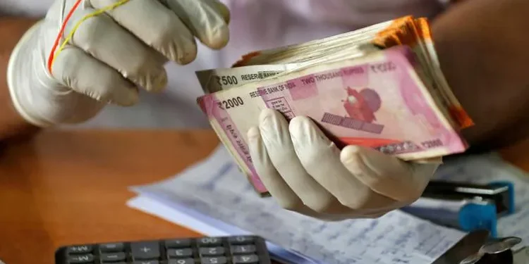 सरकार ने विदेशी फंड पाने के नियमों में बदलाव किया है। जानें गैज़ेट नोटिफिकेशन में क्या कहा गया है
