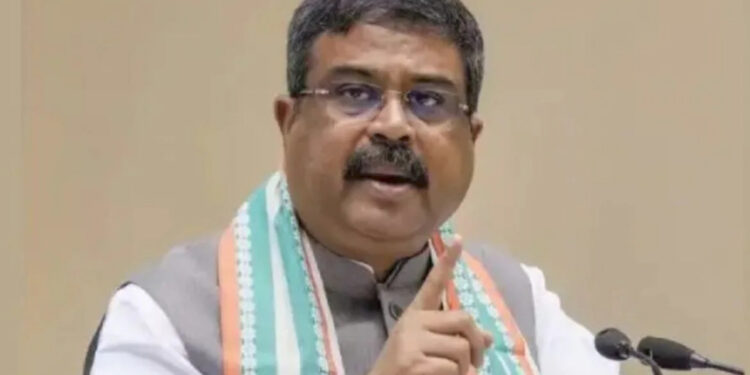 Dharmendra Pradhan: भोपाल में शिक्षा, खेल और विकसित भारत पर मंथन: केंद्रीय मंत्री धर्मेंद्र प्रधान ने CM मोहन यादव से की अहम चर्चा
