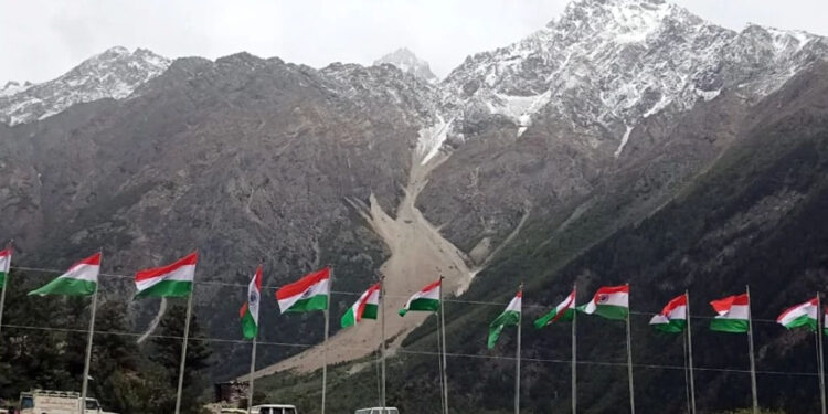 कैलाश मानसरोवर यात्रा 2026 देशभर से पहुंचे श्रद्धालुओं का पहला जत्था गंगटोक पहुंचा