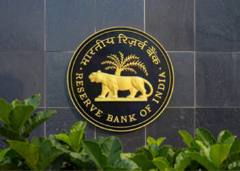 RBI ने ब्याज दरों पर नहीं चलाया कैंची, रेपो रेट 5.25% पर बरकरार; वैश्विक संकट के बीच सतर्क रुख कायम