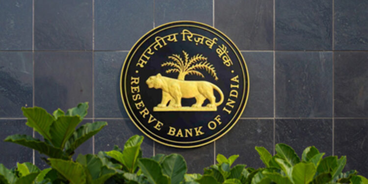 RBI ने ब्याज दरों पर नहीं चलाया कैंची, रेपो रेट 5.25% पर बरकरार; वैश्विक संकट के बीच सतर्क रुख कायम