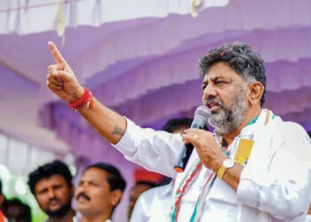 1400 करोड़ की दौलत, 8 चुनावी जीत…कांग्रेस के संकटमोचक डीके शिवकुमार ने संभाली कर्नाटक की सत्ता