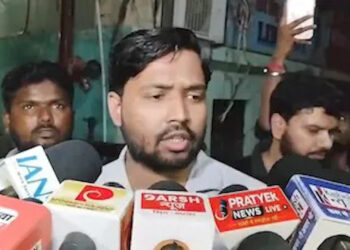 खान सर कोचिंग विवाद में पुलिस का बड़ा एक्शन, ज्ञान बिंदु कोचिंग के डायरेक्टर समेत 3 गिरफ्तार