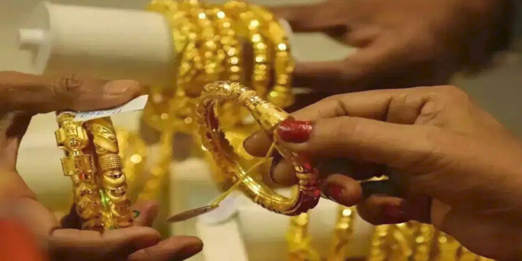 Gold Price: दुनिया में सबसे सस्ता सोना कहां मिलता है? जानिए किन 5 देशों में भारत से कम कीमत पर बिकता है गोल्ड