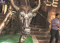 Stock Market Today: बाजार में लौटी रौनक, सेंसेक्स 300 अंक उछला; बैंकिंग और IT शेयरों ने भरी उड़ान