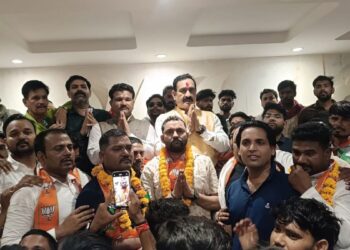 Datia by-election:बीजेपी में मचा बवाल, ऩरोत्तम समर्थकों पर आंसू गैस के गोले छोड़े , 8 पुलिसकर्मी समेत कई कार्यकर्ता घायल,हाईवे पर लगा लंबा जाम 