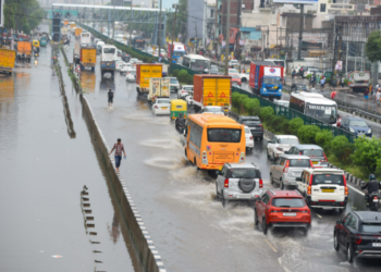 First hit of rain Delhi NCR