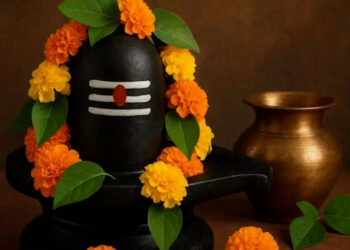 Sawan Somwar: आखिर भगवान शिव की पूजा के लिए सोमवार का दिन ही क्यों माना जाता है सबसे शुभ? जानिए इसका धार्मिक महत्व और सावन सोमवार का रहस्य