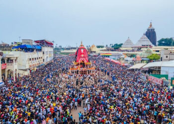 Jagannath Yatra: जगन्नाथ रथ यात्रा के दौरान बिगड़े हालात, दम घुटने और हार्ट अटैक से दो श्रद्धालुओं की मौत; प्रशासन ने भगदड़ से किया इनकार