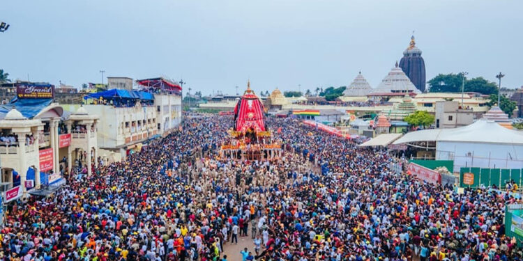 Jagannath Yatra: जगन्नाथ रथ यात्रा के दौरान बिगड़े हालात, दम घुटने और हार्ट अटैक से दो श्रद्धालुओं की मौत; प्रशासन ने भगदड़ से किया इनकार