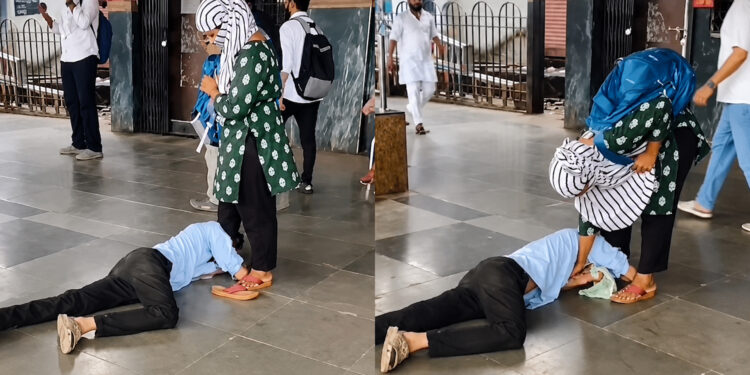 Viral Video: रेलवे स्टेशन पर प्रेमी का भावुक अंदाज़ बना चर्चा का विषय, सबके सामने लड़की के पैरों में लैठा युवक, वीडियो ने मचाई सनसनी