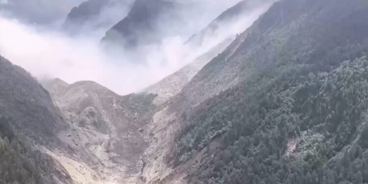 नेपाल में हिमस्खलन, चीन में तबाही: प्राकृतिक आपदा को राजनीति का शिकार बनाना क्यों शर्मनाक?