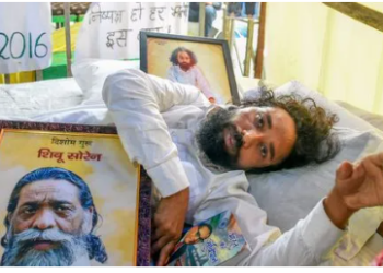 DevendraMahto in Ranchi LiveConversation with SonamWangchuk Ended his fast without water