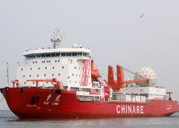 icebreaker Xuelong