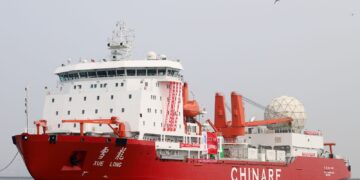 icebreaker Xuelong