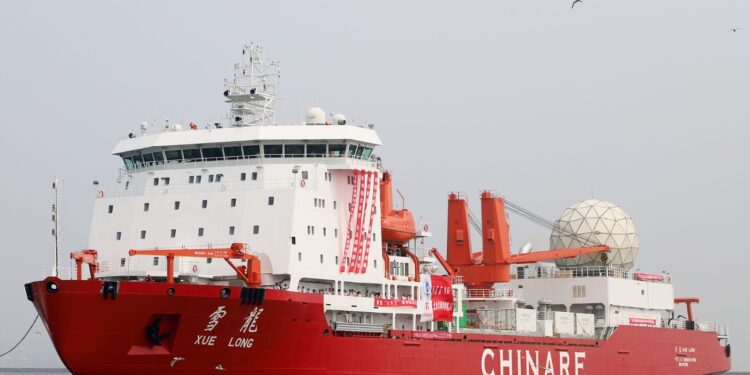 icebreaker Xuelong