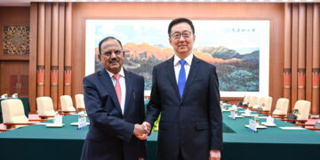 पेइचिंग में चीनी उपराष्ट्रपति हान चंग ने भारत के NSA अजीत डोभाल से मुलाकात की
